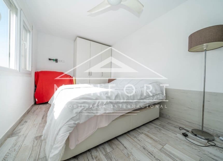 2 soverom Villa til salgs i Torrevieja med svømmebasseng - € 464 999 (Ref: 9948845)