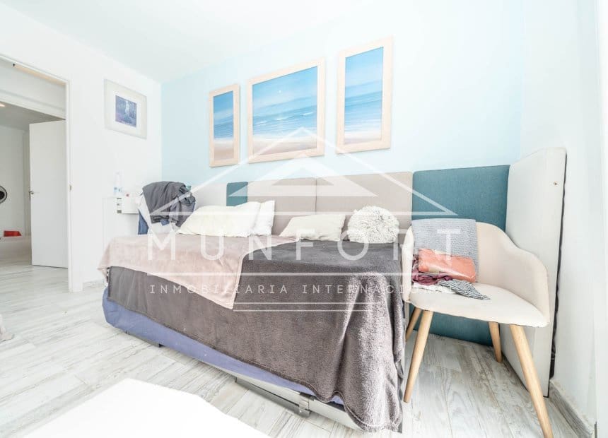 2 soverom Villa til salgs i Torrevieja med svømmebasseng - € 464 999 (Ref: 9948845)