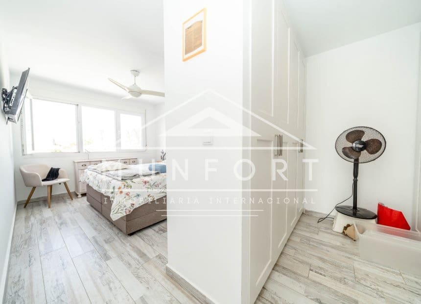 2 soverom Villa til salgs i Torrevieja med svømmebasseng - € 464 999 (Ref: 9948845)