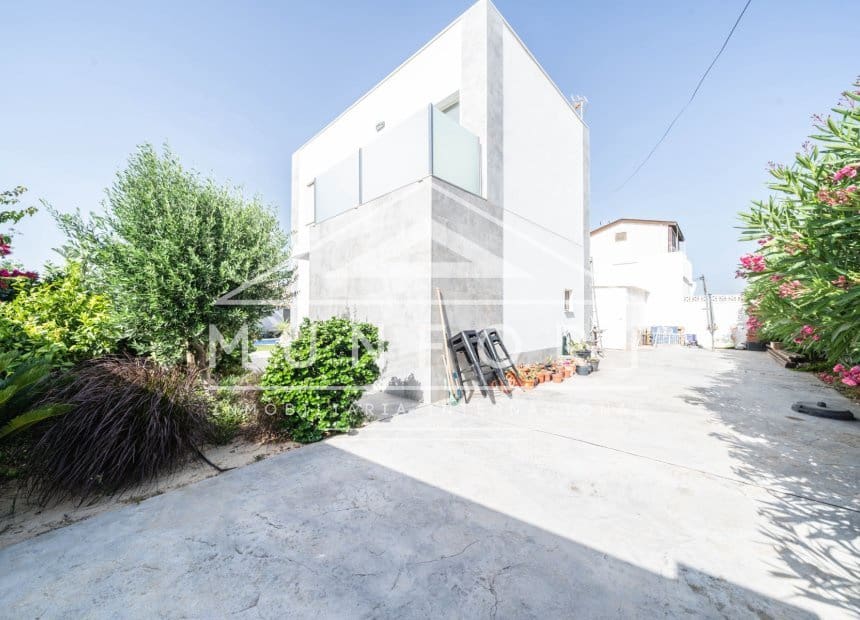 2 soverom Villa til salgs i Torrevieja med svømmebasseng - € 464 999 (Ref: 9948845)