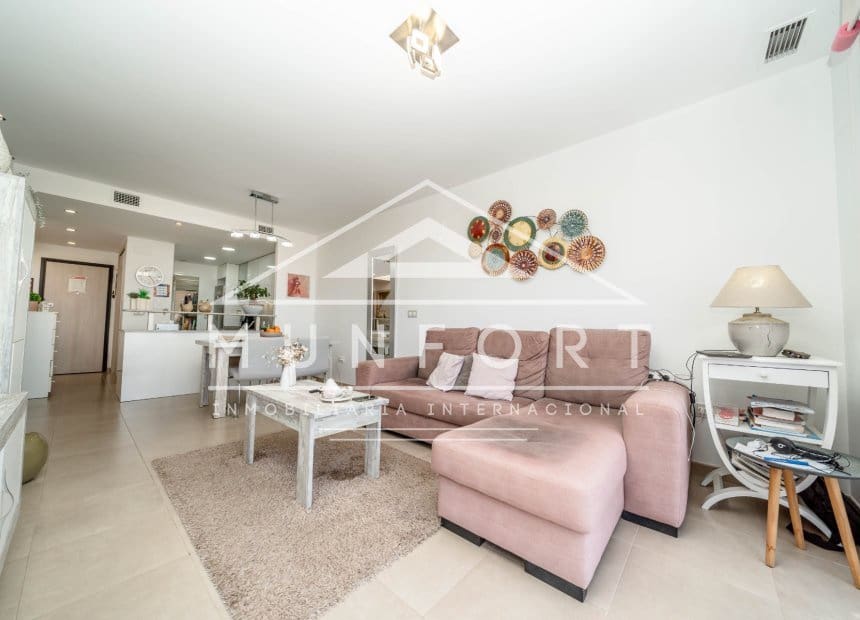 2 slaapkamer Penthouse te koop in Orihuela Costa met zwembad - € 299.900 (Ref: 9950357)