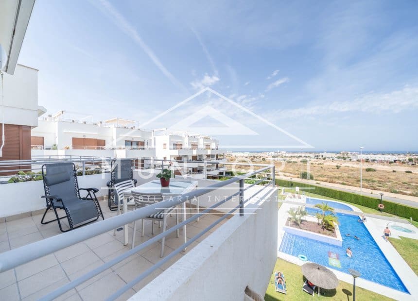 2 slaapkamer Penthouse te koop in Orihuela Costa met zwembad - € 299.900 (Ref: 9950357)
