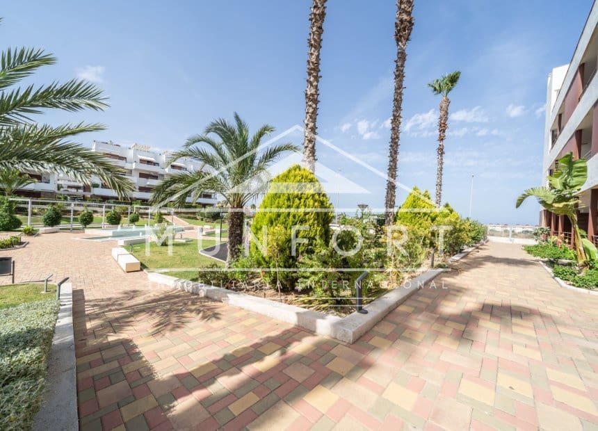 2 slaapkamer Penthouse te koop in Orihuela Costa met zwembad - € 299.900 (Ref: 9950357)