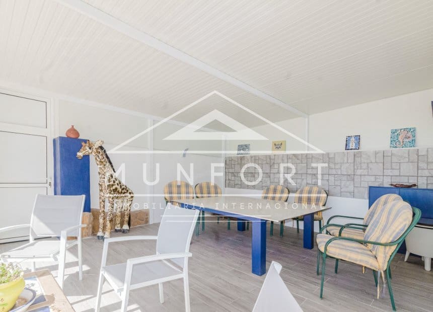 6 bedroom Villa for sale in Gea y Truyols with pool - € 549,900 (Ref: 9958837)