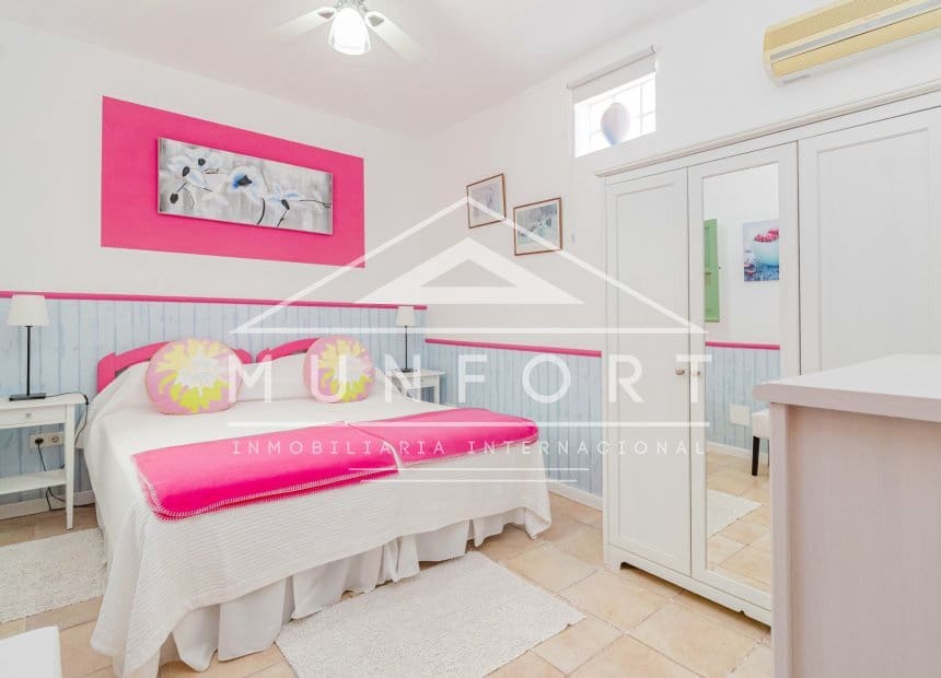 6 bedroom Villa for sale in Gea y Truyols with pool - € 549,900 (Ref: 9958837)