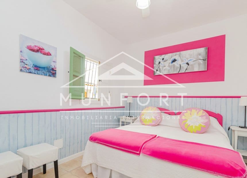 6 bedroom Villa for sale in Gea y Truyols with pool - € 549,900 (Ref: 9958837)