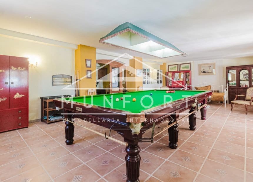 6 bedroom Villa for sale in Gea y Truyols with pool - € 549,900 (Ref: 9958837)