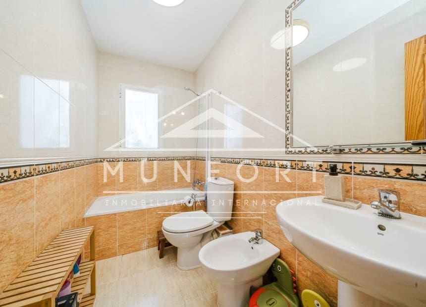 4 bedroom Townhouse for sale in Santiago de la Ribera with pool - € 199,900 (Ref: 9961533)