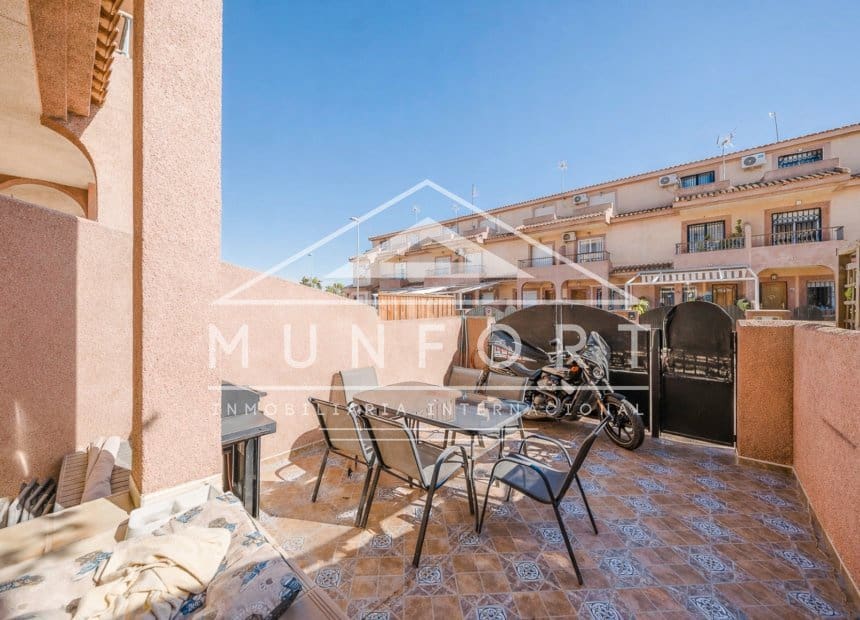 4 bedroom Townhouse for sale in Santiago de la Ribera with pool - € 199,900 (Ref: 9961533)