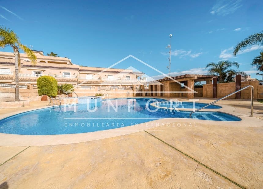 2 bedroom Townhouse for sale in Villamartin with pool - € 211,500 (Ref: 9969025)