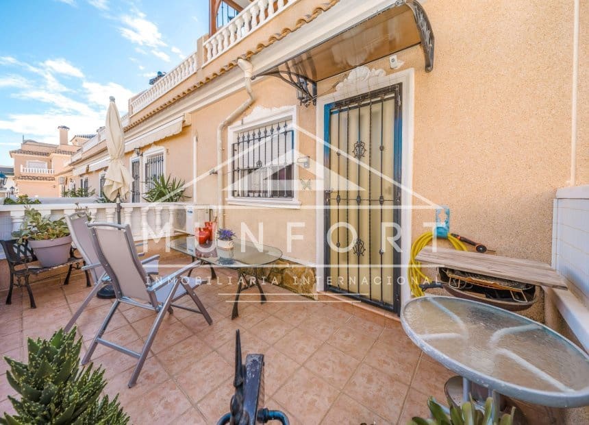 2 bedroom Townhouse for sale in Villamartin with pool - € 211,500 (Ref: 9969025)