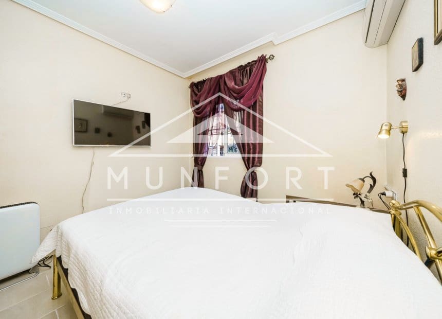 2 bedroom Townhouse for sale in Villamartin with pool - € 211,500 (Ref: 9969025)