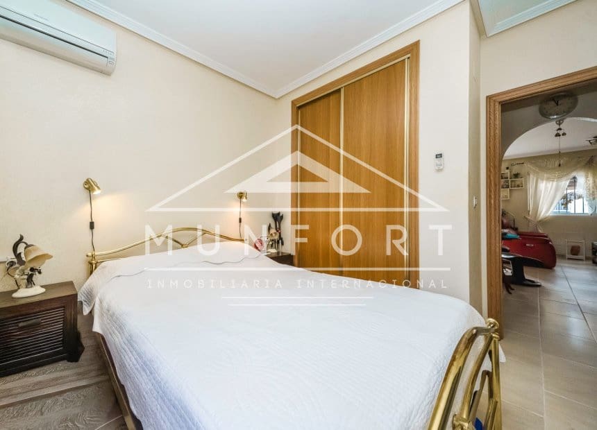 2 bedroom Townhouse for sale in Villamartin with pool - € 211,500 (Ref: 9969025)