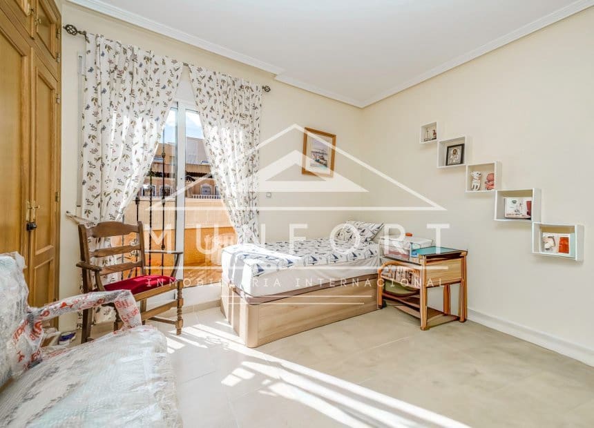 2 bedroom Townhouse for sale in Villamartin with pool - € 211,500 (Ref: 9969025)