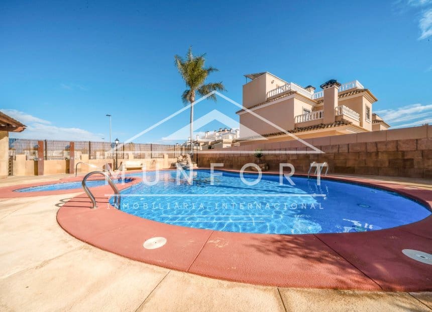 2 bedroom Townhouse for sale in Villamartin with pool - € 211,500 (Ref: 9969025)