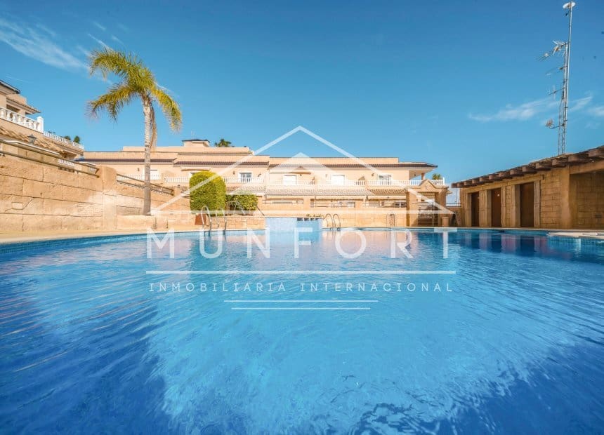 2 bedroom Townhouse for sale in Villamartin with pool - € 211,500 (Ref: 9969025)