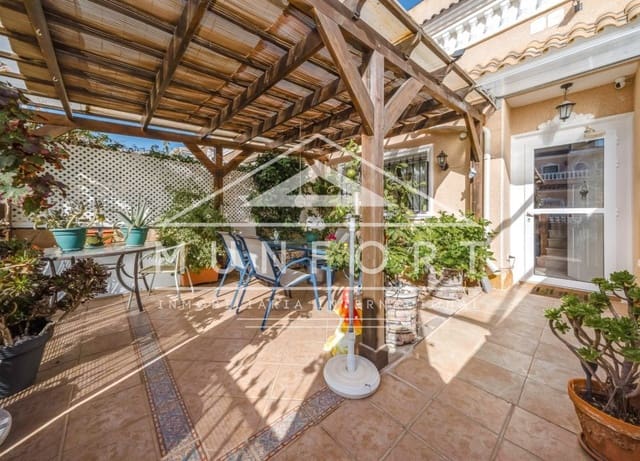 2 soverom Hus til salgs i Villamartin, Orihuela med svømmebasseng - € 211 500 (Ref: 9969025)