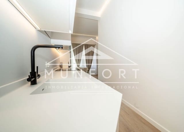 Studio te huur in Dehesa de Campoamor, Orihuela met zwembad - € 550 (Ref: 9975842)