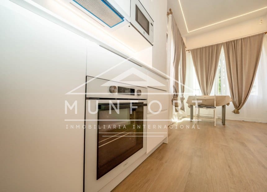 Studio til leje i Dehesa de Campoamor med swimmingpool - € 550 (Ref: 9975842)