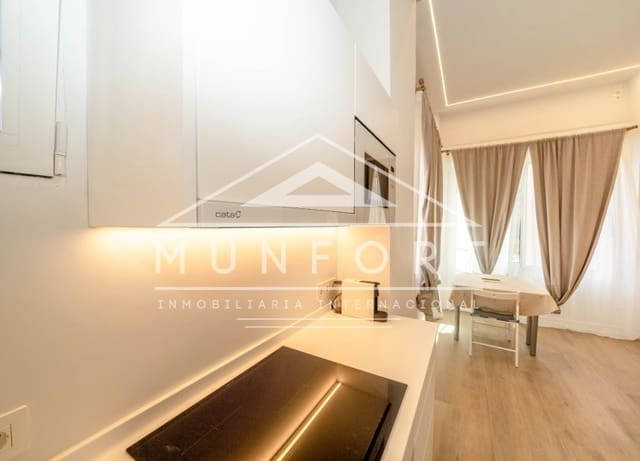 Studio te huur in Dehesa de Campoamor, Orihuela met zwembad - € 550 (Ref: 9975842)