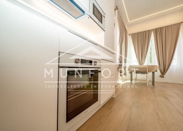 Studio te huur in Dehesa de Campoamor, Orihuela met zwembad - € 550 (Ref: 9975842)