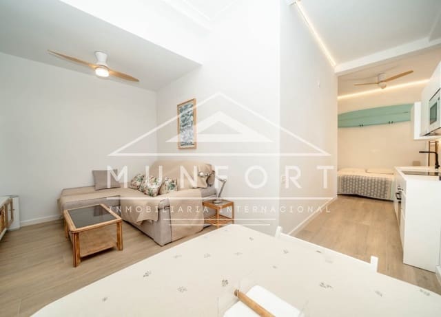 Studio zu vermieten in Dehesa de Campoamor, Orihuela mit Pool - 550 € (Ref: 9975842)