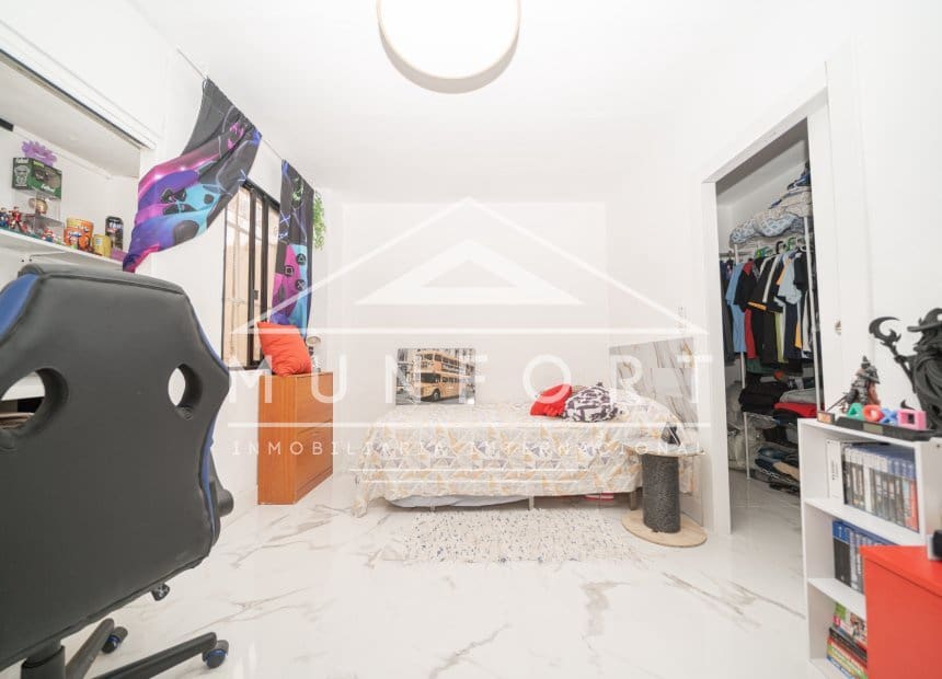 4 sovrum Lägenhet till salu i Los Cuarteros - 245 000 € (Ref: 9977982)