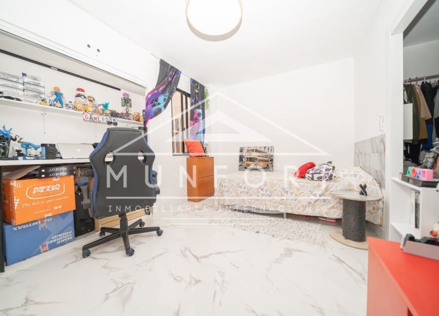 4 sovrum Lägenhet till salu i Los Cuarteros - 245 000 € (Ref: 9977982)