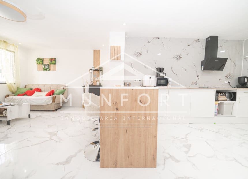 4 sovrum Lägenhet till salu i Los Cuarteros - 245 000 € (Ref: 9977982)