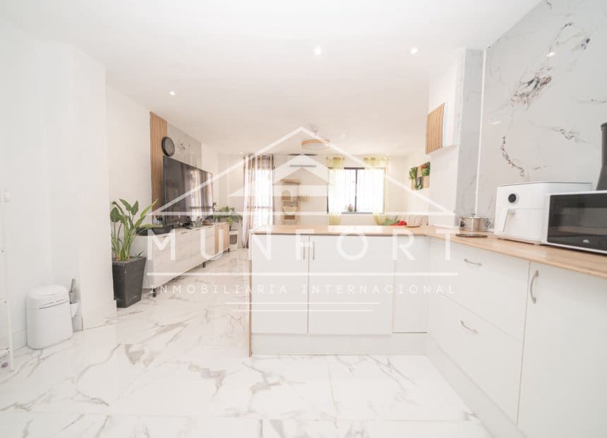 4 sovrum Lägenhet till salu i Los Cuarteros - 245 000 € (Ref: 9977982)