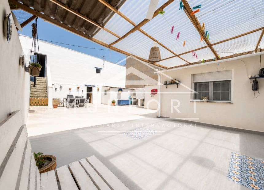 4 bedroom Townhouse for sale in Pilar de la Horadada - € 325,000 (Ref: 9984239)