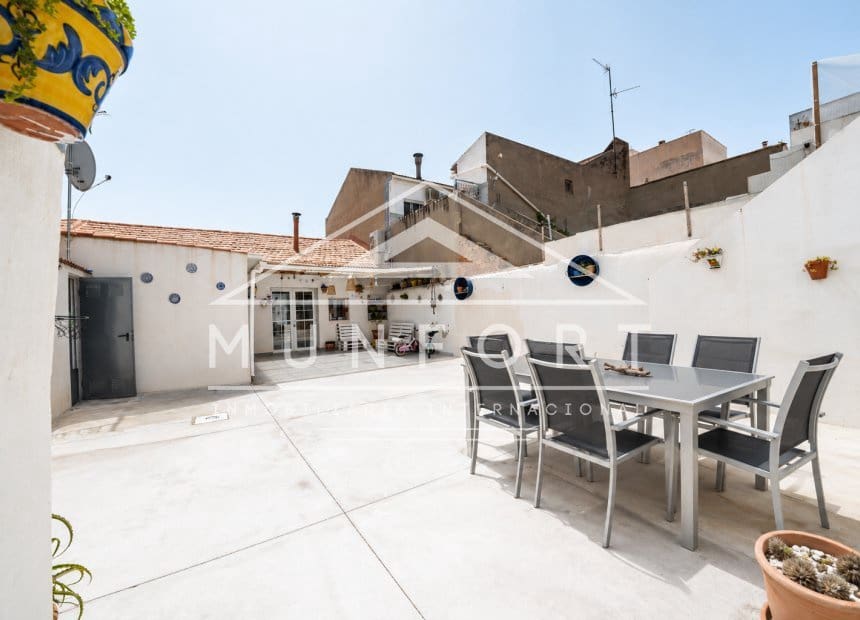 4 bedroom Townhouse for sale in Pilar de la Horadada - € 325,000 (Ref: 9984239)