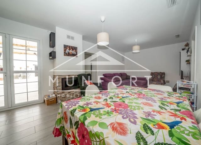 4 bedroom Townhouse for sale in Pilar de la Horadada ciudad, Pilar de la Horadada - € 325,000 (Ref: 9984239)