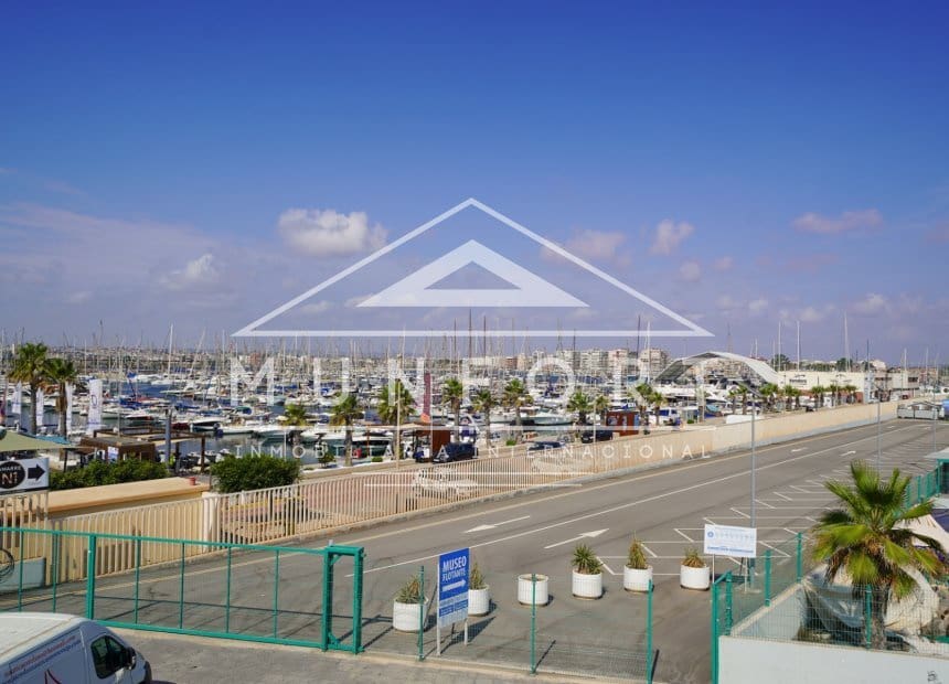 2 soveværelse Lejlighed til salg i Torrevieja - € 215.000 (Ref: 9985842)