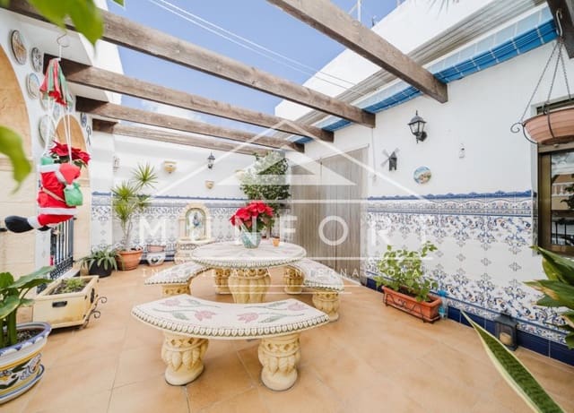 5 soveværelse Villa til salg i Zona Pueblo, Guardamar del Segura - € 485.000 (Ref: 9989987)