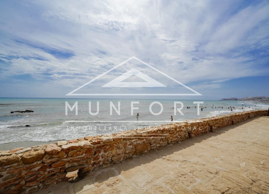 1 quarto Apartamento para venda em Torrevieja - 127 000 € (Ref: 9991986)