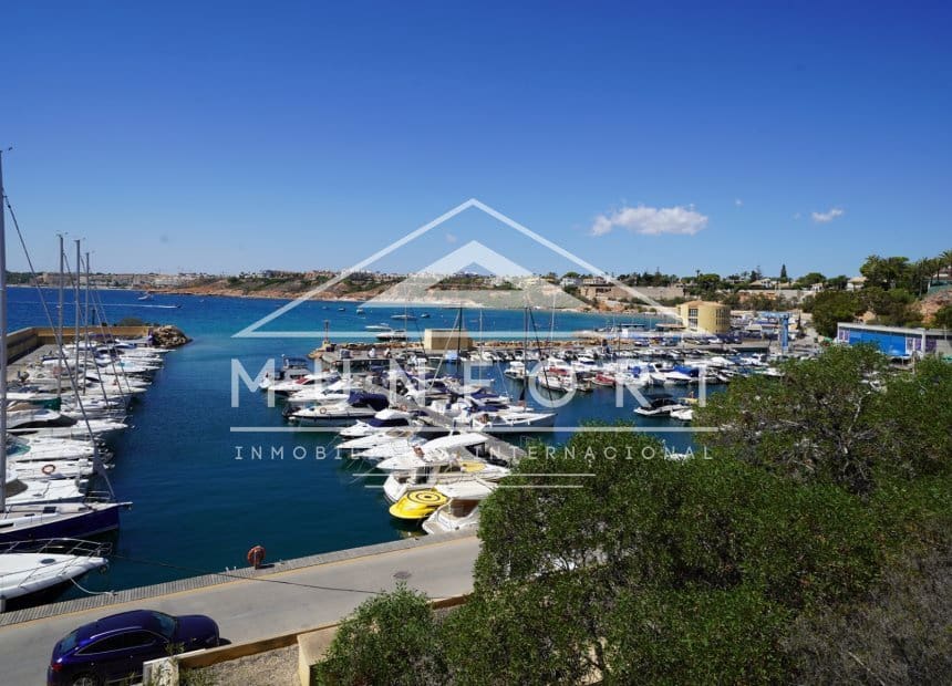 2 makuuhuone Bungalow myytävänä paikassa Cabo Roig - 189 900 € (Ref: 9996052)