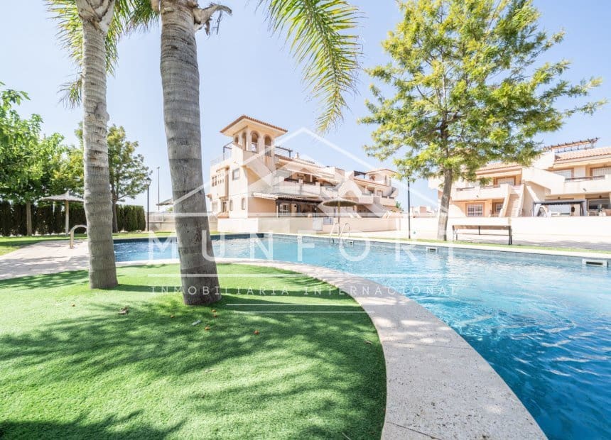 2 bedroom Penthouse for sale in Los Nietos with pool - € 143,000 (Ref: 9996307)