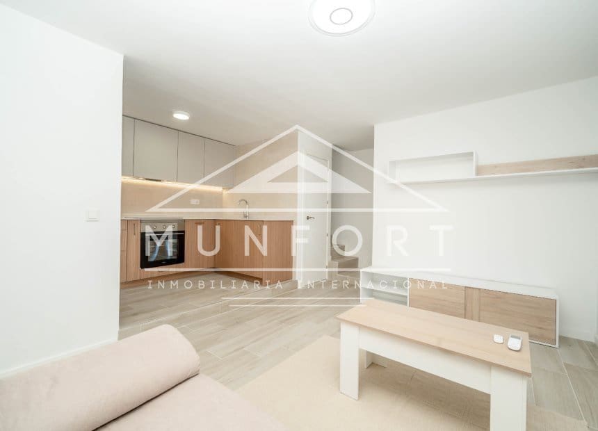 2 soveværelse Byhus til salg i Torrevieja med swimmingpool - € 224.900 (Ref: 9999428)