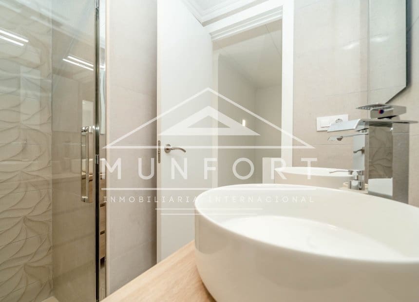 2 soveværelse Byhus til salg i Torrevieja med swimmingpool - € 224.900 (Ref: 9999428)