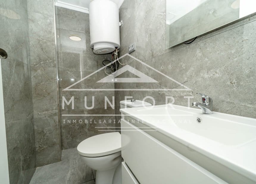 2 soveværelse Byhus til salg i Torrevieja med swimmingpool - € 224.900 (Ref: 9999428)