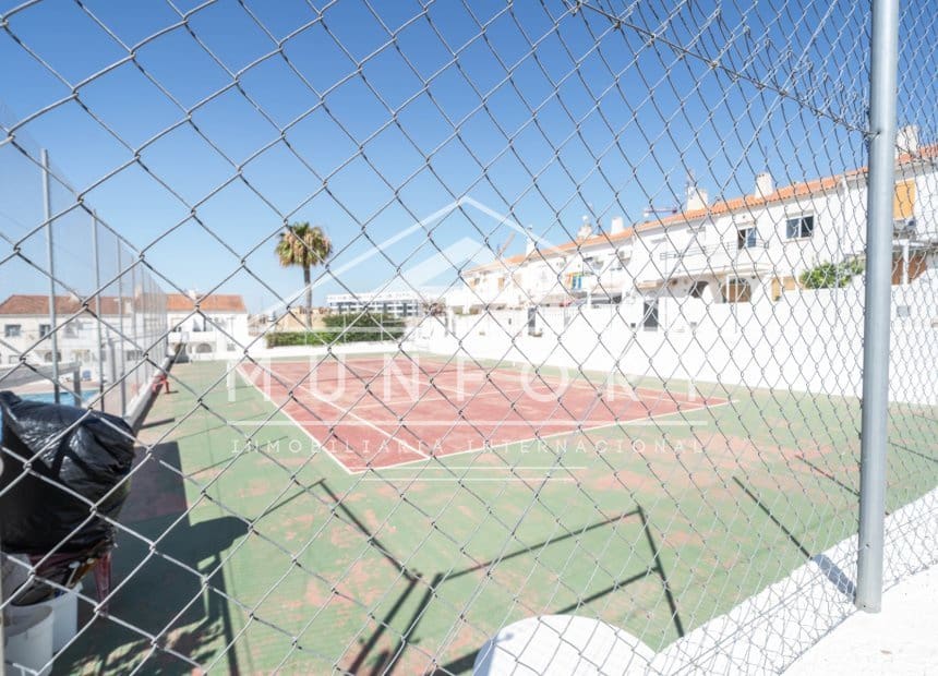 2 soveværelse Byhus til salg i Torrevieja med swimmingpool - € 224.900 (Ref: 9999428)