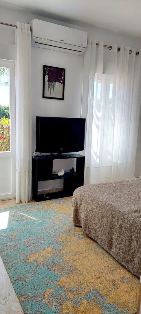 4 camera da letto Villa da affittare in El Paraiso con piscina garage - 5.500 € (Rif: 10172090)
