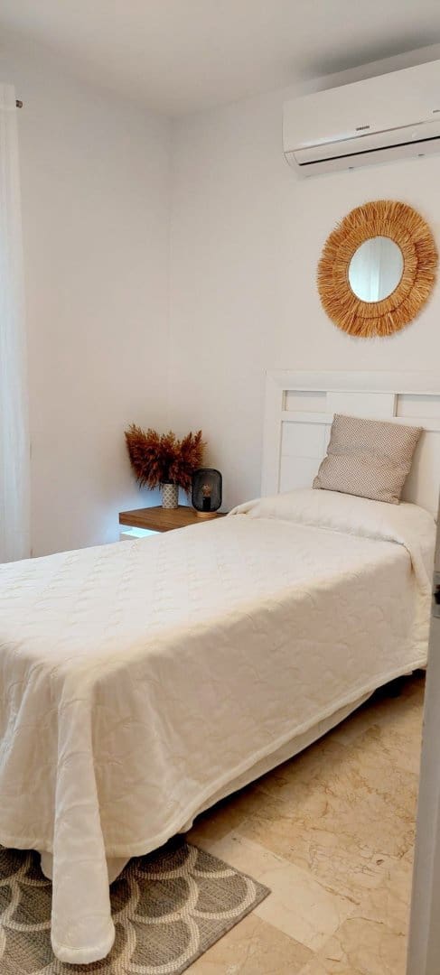 4 camera da letto Villa da affittare in El Paraiso con piscina garage - 5.500 € (Rif: 10172090)