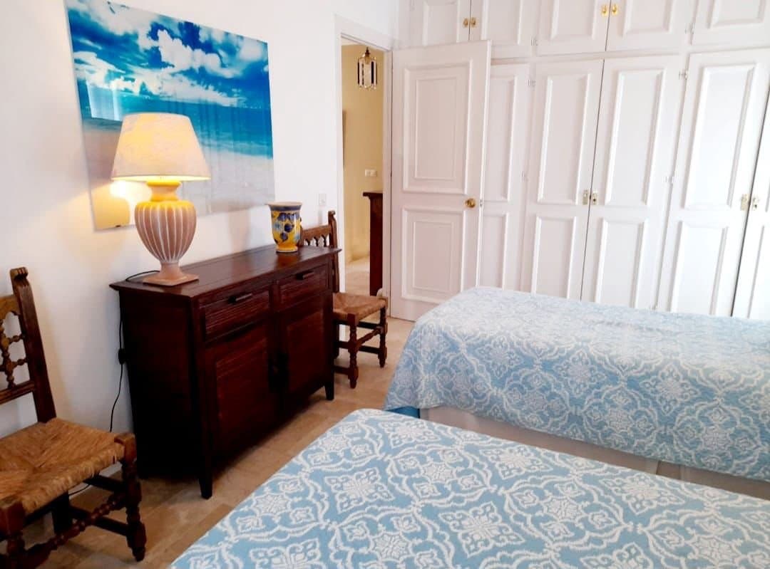 4 camera da letto Villa da affittare in El Paraiso con piscina garage - 5.500 € (Rif: 10172090)