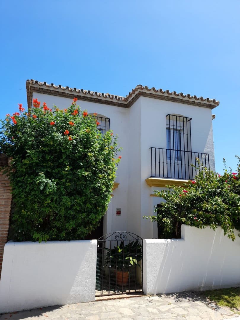 4 camera da letto Villa da affittare in El Paraiso con piscina garage - 5.500 € (Rif: 10172090)
