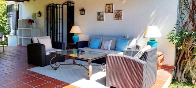 4 camera da letto Villa da affittare in El Paraiso, Estepona con piscina garage - 5.500 € (Rif: 10172090)