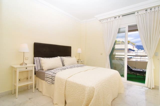 Apartamento de 2 habitaciones en Marbella en alquiler vacacional con piscina - 1.800 € (Ref: 3477635)