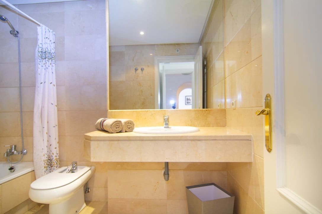 2 sypialnia Apartament na kwatery wakacyjne w Marbella z basenem - 1 800 € (Ref: 3477635)