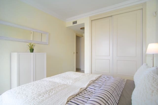 Apartamento de 2 habitaciones en Marbella en alquiler vacacional con piscina - 1.800 € (Ref: 3477635)